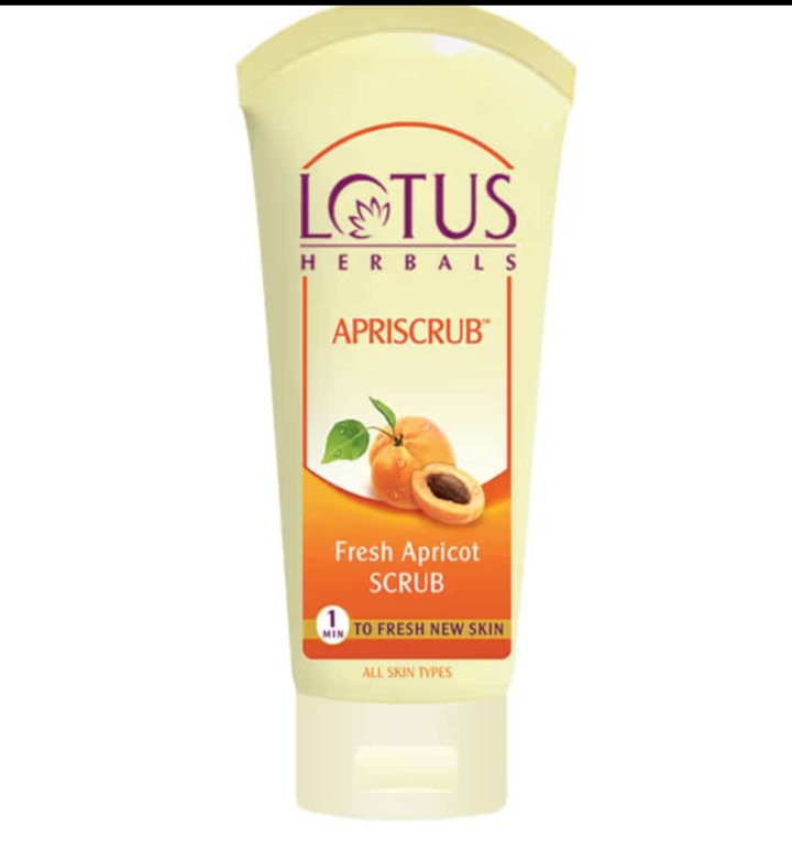 Lotus Herbals Apriscrub Fresh Apricot Scrub