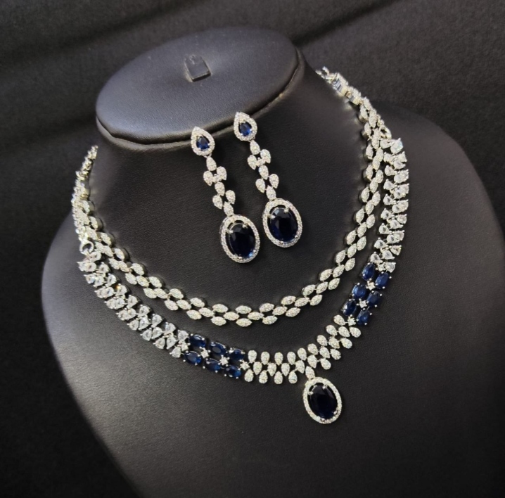 Royal Diamond Style Necklace Set - Image 3